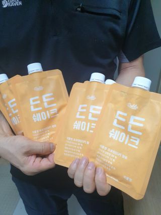 [덜다] 든든 식물성 단백질 쉐이크 40g X 7입 (곡물/딸기) — 4.5점을 준 리뷰어가 2023년 8월 올린 사용 사진