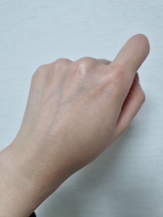 위시스 프리미엄 글루타치온  화이트닝 바디로션 — 5점을 준 리뷰어가 2023년 2월 올린 사용 사진
