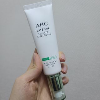 [AHC] 세이프온 에센스 선크림 올리브영 스페셜 증정 기획세트 — 5점을 준 리뷰어가 2022년 6월 올린 사용 사진