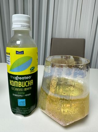 더그레잇티 콤부차 [매일유업] 더그레잇티 44kcal 콤부차 300ml *12개입 (오리지널 6개+베리리치 6개) — 5점을 준 리뷰어가 2023년 8월 올린 사용 사진