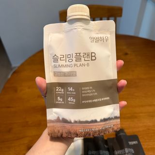 일일하우 슬리밍 플랜B 고소한 귀리맛, 진한 카카오맛 (체중조절식) — 5점을 준 리뷰어가 2023년 8월 올린 사용 사진