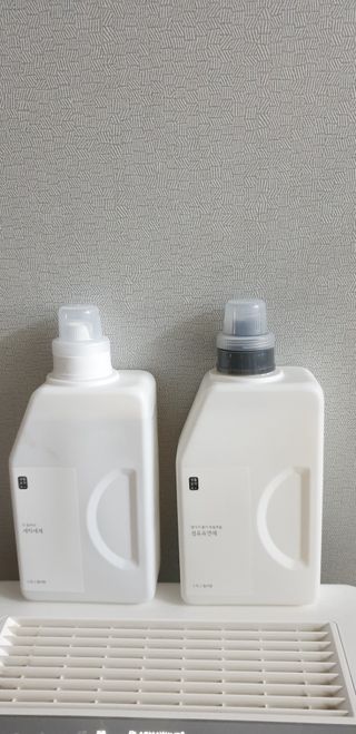 [생활공작소] 섬유유연제 + 세탁세제 1.5L 릴리향 — 5점을 준 리뷰어가 2021년 2월 올린 사용 사진