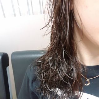 썸헤어 / SUMHAIR 썸헤어 실키 테라피 헤어 에센스 — 4점을 준 리뷰어가 2021년 5월 올린 사용 사진