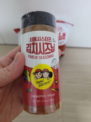 [서울시스터즈] 김치시즈닝 국내 최초 뿌려먹는 김치파우더 100g 1개+ 신제품 김치스낵 90g 2개 — 5점을 준 리뷰어가 2021년 8월 올린 사용 사진