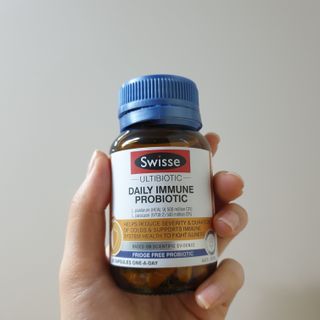 Swisse 스위스 데일리 이뮨 프로바이오틱스 10억, 30정 — 4.5점을 준 리뷰어가 2021년 3월 올린 사용 사진
