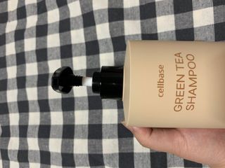 프리마인 더이상 뻣뻣하고 효과없는 탈모샴푸는 NO. 근본부터 케어하는 셀베이스 그린티샴푸(500ml) — 5점을 준 리뷰어가 2023년 4월 올린 사용 사진