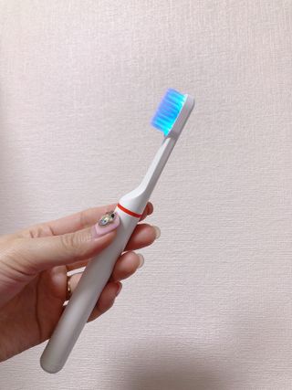 트로마츠 심플 미세전류 칫솔 — 5점을 준 리뷰어가 2022년 5월 올린 사용 사진