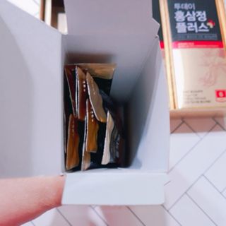 서울약사신협_투데이홍삼정플러스스틱_10g x 30포 — 5점을 준 리뷰어가 2021년 5월 올린 사용 사진