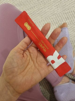 디오르 버닝레드 — 5점을 준 리뷰어가 2022년 2월 올린 사용 사진