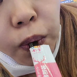 [몸엔용] 녹용 담은 탱탱 콜라겐 녹용 콜라겐 젤리 15g x 20포 — 5점을 준 리뷰어가 2022년 4월 올린 사용 사진