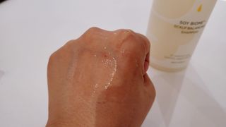 소담스퀘어 상암 네쉬 소이 바이옴 스칼프 밸런싱 샴푸 — 5점을 준 리뷰어가 2022년 12월 올린 사용 사진