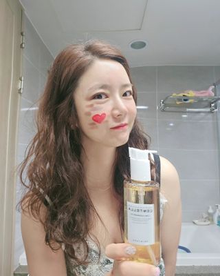 스킨1004 [SKIN1004] 마다가스카르 센텔라 라이트 클렌징 오일 200ml — 5점을 준 리뷰어가 2024년 7월 올린 사용 사진