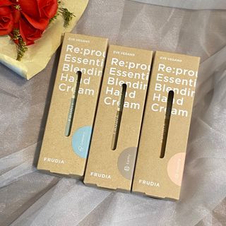 [후르디아] 끈적임 없는 착한성분 비건  핸드크림 3종 — 4.5점을 준 리뷰어가 2022년 10월 올린 사용 사진