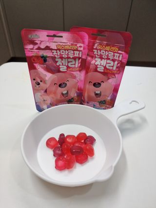 [팔도] 잔망루피젤리 믹스베리맛 42g 8개 — 4점을 준 리뷰어가 2022년 2월 올린 사용 사진