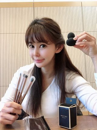 툴앤썸 로즈골드 에디션 아이 메이크업 브러쉬 4종+툴앤썸 어썸 블랙 멜로우 블렌딩 스펀지 — 5점을 준 리뷰어가 2021년 2월 올린 사용 사진