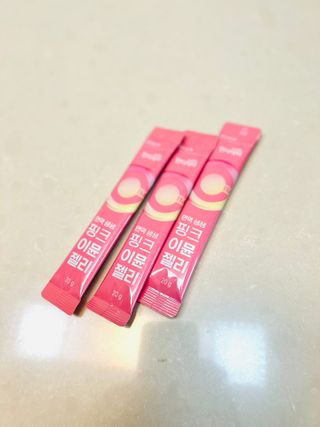 인디닥터 면역 생생 핑크 이뮨 젤리 + 타이탄 BCAA 프로틴 젤리스틱 — 4점을 준 리뷰어가 2022년 3월 올린 사용 사진