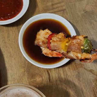 [다물꼬치] 삼겹새우롤꼬치 5개입 350g  + 데리야끼소스 120g + 매운고추소스 120g — 4점을 준 리뷰어가 2021년 10월 올린 사용 사진