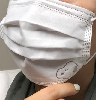 JHWORLD 스누피 마스크 정품 스누피 KF-AD 국내 비말차단 아동용 성인용 일회용 덴탈마스크 50매 — 4.5점을 준 리뷰어가 2021년 8월 올린 사용 사진