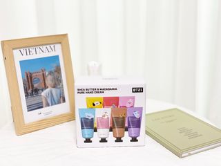 쿤달 BT21 시어버터 앤 마카다미아 퓨어 핸드크림 50ml 7구 기프트 세트 — 5점을 준 리뷰어가 2021년 3월 올린 사용 사진