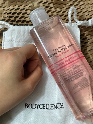[바디셀런스] 속보습+사용감+향 모두 잡은 / 세라드린 속보습 핑크토너 300ml — 5점을 준 리뷰어가 2022년 2월 올린 사용 사진
