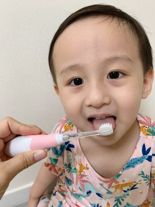 [오라덴스] 99.9 항균 칫솔모_키즈 진동칫솔 2,3단계 중 택 1 — 5점을 준 리뷰어가 2021년 7월 올린 사용 사진
