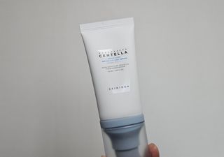 [스킨1004] 마다가스카르 센텔라 히알루-시카 워터핏 선세럼 50ml — 4.5점을 준 리뷰어가 2024년 6월 올린 사용 사진