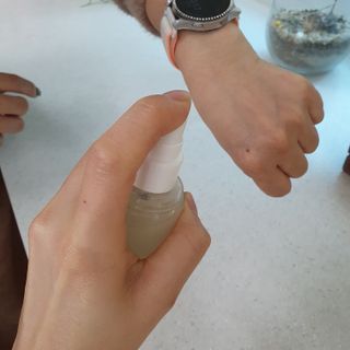 오투에니원 화이트스완 센텔라 루미너스 미스트 세럼 100ml — 5점을 준 리뷰어가 2023년 1월 올린 사용 사진