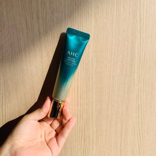 [NEW 탄력유턴 아이크림] AHC 유스 래스팅 리얼 아이크림 포 페이스 — 4점을 준 리뷰어가 2021년 2월 올린 사용 사진
