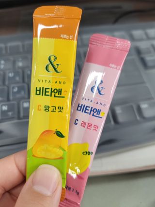 비타앤C 레몬맛, 망고맛 — 5점을 준 리뷰어가 2021년 4월 올린 사용 사진
