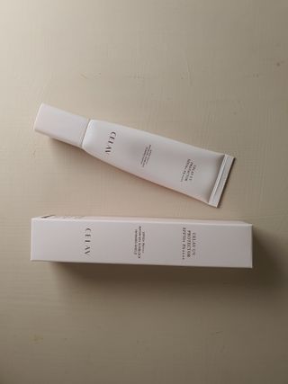 프리마인 선크림만 바꿨을 뿐인데 매일 물 2L챙겨먹고 기초케어 완벽하게 한 물빛피부 완성,셀라브UV프로텍터 — 5점을 준 리뷰어가 2023년 7월 올린 사용 사진