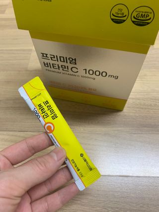 서울약사신협 프리미엄 비타민C 1,000mg_2.5g x 50포 — 5점을 준 리뷰어가 2021년 10월 올린 사용 사진