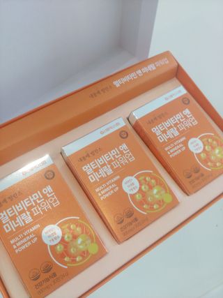 서울약사신협_내몸애발란스멀티비타민앤미네랄파워업_800mg x 90정 — 5점을 준 리뷰어가 2021년 5월 올린 사용 사진