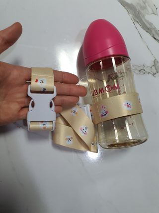 유비맘 젖병 빨대컵 다용도 홀더 1+1 _ 컬러 랜덤 발송 — 5점을 준 리뷰어가 2021년 1월 올린 사용 사진