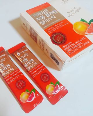 자연에온 핑크 자몽 착즙 100mL 10개입 1BOX +가 득담은 자몽 콜라겐 젤리스틱 1BOX — 5점을 준 리뷰어가 2021년 6월 올린 사용 사진
