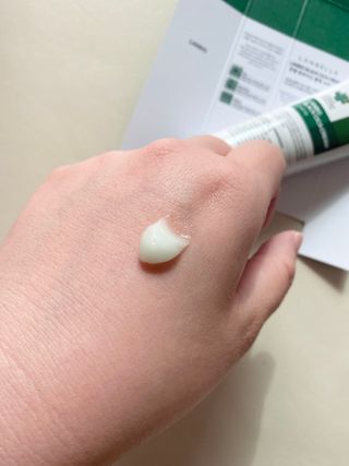 랑벨 랑바이오 블랙 시카 크림 50ml(블랙비 프로폴리스, 시카 4종, 판테놀 10 함유) — 5점을 준 리뷰어가 2022년 6월 올린 사용 사진