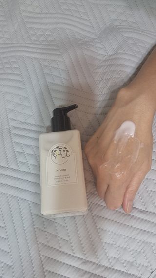 줄라이 모닝 _ JULY MORNING 줄라이모닝 하이드레이팅 퍼퓸드 바디앤핸드 에멀젼 — 4점을 준 리뷰어가 2021년 9월 올린 사용 사진