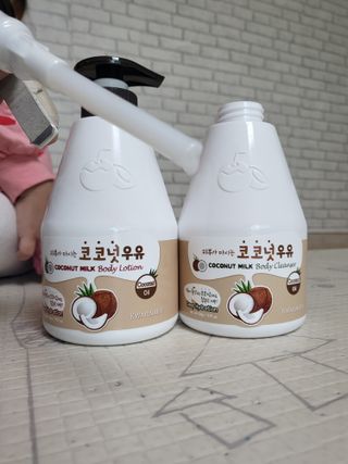 [과일나라] 피부가 마시는 코코넛우유 바디클렌저&바디로션 — 5점을 준 리뷰어가 2022년 3월 올린 사용 사진