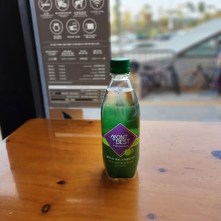 몽베스트 Montbest with Sparkling water Lime20병 — 5점을 준 리뷰어가 2022년 10월 올린 사용 사진