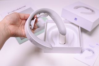 멜리언스 목 마사지기 — 5점을 준 리뷰어가 2022년 2월 올린 사용 사진