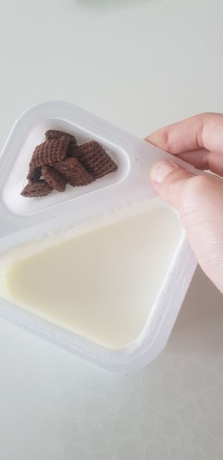 매일바이오 토핑요거트 — 4점을 준 리뷰어가 2021년 5월 올린 사용 사진