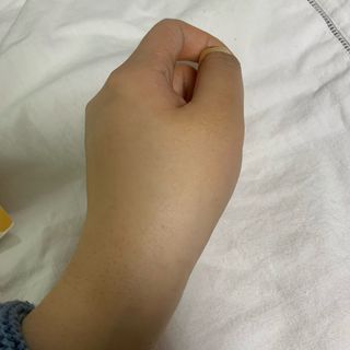 아이앤립 / EYENLIP 아이앤립 24K 골드 N 펩타이드 앰플 크림 — 4.5점을 준 리뷰어가 2021년 4월 올린 사용 사진