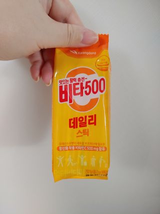 광동제약 [광동] 비타500데일리스틱 70포X2개 + 뚱랑이엽서 + 쇼핑백 증정 — 5점을 준 리뷰어가 2022년 1월 올린 사용 사진