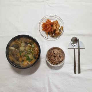 요리반상회 용문해장국 2팩 + 뚝배기 1개 — 4점을 준 리뷰어가 2021년 3월 올린 사용 사진