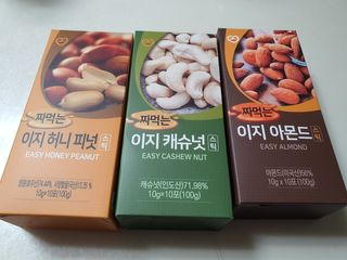 짜먹는 이지견과 짜먹는 이지아몬드, 짜먹는 이지허니피넛, 짜먹는 이지캐슈넛 각 10g X  10포 — 5점을 준 리뷰어가 2021년 2월 올린 사용 사진