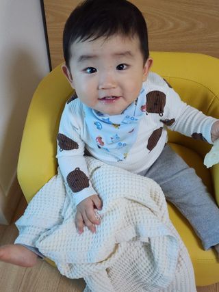 [쿠쿠드림] 완벽 항균 아기 애착이불 — 5점을 준 리뷰어가 2022년 12월 올린 사용 사진