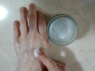 김정문알로에 큐어 큐어 알로에 리프레쉬 젤리 세럼, 큐어 알로에 하이드로 젤리 크림 — 5점을 준 리뷰어가 2021년 4월 올린 사용 사진