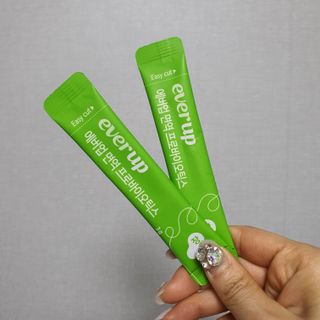 [몸엔용] 에버업 멀티비타민&미네랄, 눈건강 루테인 혈행건강 오메가3, 면역 프로바이오틱스 3종 택1 — 5점을 준 리뷰어가 2022년 4월 올린 사용 사진