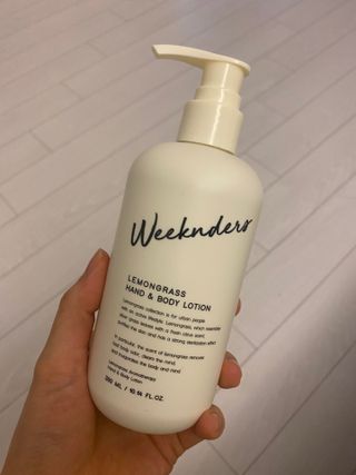 [위켄더스] 끈적임 없이 수분감을 채워주는 핸드& 바디로션 1종 랜덤발송 — 5점을 준 리뷰어가 2022년 5월 올린 사용 사진