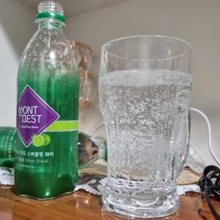 몽베스트 Montbest with Sparkling water Lime20병 — 5점을 준 리뷰어가 2022년 9월 올린 사용 사진