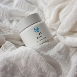 AYU25[아유트웬티파이브]다마스크로즈워터 베이스 천연 수분 촉촉 크림 — 5점을 준 리뷰어가 2021년 4월 올린 사용 사진